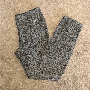 Nike Black and Gray Patterned Leggings
